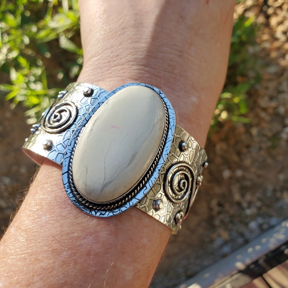 New Huge Lemon Chrysoprase 925 Silver Cuff Bracelet. - Picture 10 of 16